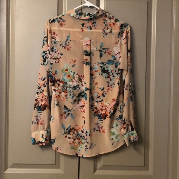 Button down blouse - Picture 2 of 2